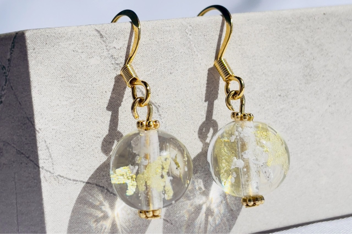 inori 遺骨封入お守り ピアス（フック）金箔入り